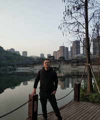 86年从事金融服务工作的哥子征婚,希望对方30岁左右