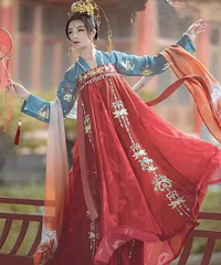 可以穿颜色鲜艳的汉服或者萝裙子参加婚礼吗,新人会介意吗