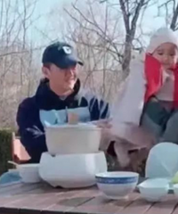 都是亲女儿,李亚鹏一碗水却端不平?