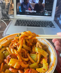 ����yyds���·�������һ����