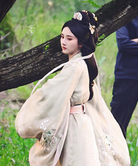 �����������������·͸����Լ����