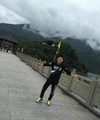 30岁180CM4S店工作的哥子征婚,希望对方23~28岁