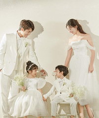 四人“婚纱照”幸福且更有意义!新风格我好爱!