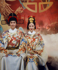 张檬金恩圣结婚照像鬼片?