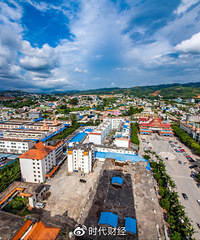 ����Խ��������¥�У��н�ÿ�����������ͻ�