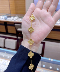 来福士谢瑞麟新店开业活动很大,克减,折扣很低