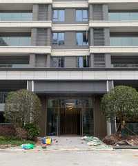 ��β���̵أ���վ��Ŀ�����츮������6�µ�ӭ����һ������