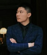 94年183CM小哥征婚,从事销售工作