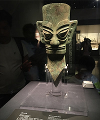 �����°���һ��˵�߾��ߵ����У����˲���ݺͶ�����