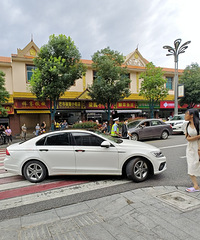 ���α��룬һ���˷ɵº�â����ĥ��٣����Ѷ�˵�߾�ע�ⰲȫ