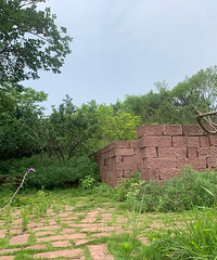 ����йʾӣ�����ȥ������Ѱ��·��ȥ����û���ŵġ�����ׯ�ڡ�