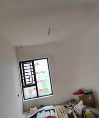赶工赶进度,隐框门安装完成,坐等刮微水泥