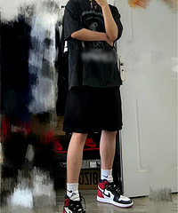 �ڹ�˾�ﴩ�̿����ϰ࣬�����ͬ��Ͷ����