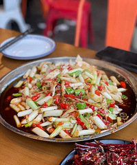 ����������С�ǣ�����ɽ���óԣ�����Ե�����һ��8�ٲ�����