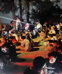 重庆大学生,都去夜爬缙云山了?