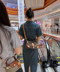背的包可以看出家境吗?同事背LV,而我是龙骧