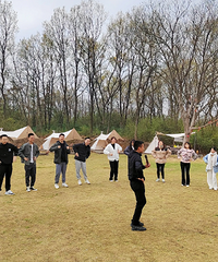 ����Լ��м�ȫ����һ����ͨ���ߣ��Է��������һ���������