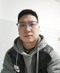 85年儿子跟对方的男医生征婚,目前在诊所上班