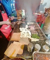 ������ת�У��ϴ���Ƥ����Ŷ��ʯ������Χ���ϴ��˿���������