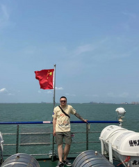 94年173CM经营公司的小哥征婚,希望对方不抽烟
