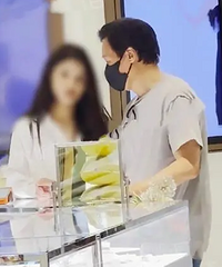 刘亦菲干爹陈金飞又有新女友了?