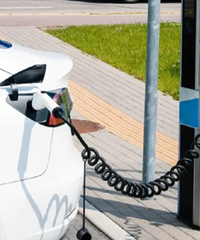 �����ͳ�ÿ�¼���Ҫ��1000Ԫ�����ɵ糵��10��о����ǿ��ˣ�