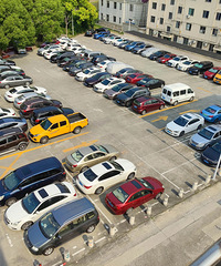 �����򳵵��˺ܶ࣬������ʹ���ʲ����ߣ�һ�㶼�����°࿪һ��