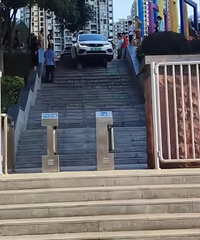 �񰲻������ⷿС����һС����������¥���ϣ���������