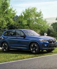 �ڻ�����������εС�����������ĵ糵Ϊ��ͻȻ������ɫ