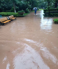 �����ж���С�������ˣ�С������Ҫ��ˮ������С����ˮ����