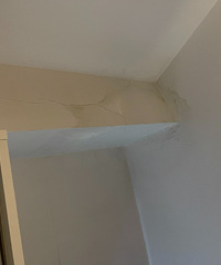 求助网友:楼上漏水拒不认账咋个办