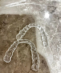 牙齿矫正之后,保持器戴上牙齿还会移动吗?
