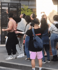 ���Ϻ���ͷ������һĻ���������ѣ��Ӳ��˶��������й�������