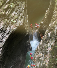 �ϰ볡ӵ���̼����°볡��ͻ�������ı���ӵ��