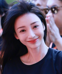 柳岩怎么瘦了这么多?撞脸易梦玲
