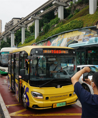 来重庆“City Walk”的客人,李子坝到鹅岭二厂半山小巴上线了