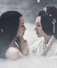 终于知道为什么说袁泉是骨相最好的女明星了,侧颜好立体