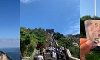 登顶泰山,这里是人均手杖全球最多的地方