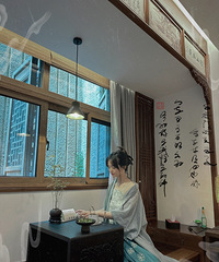 �����ڽ�կ������ҹ�ɻ���