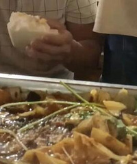 热搜上令人窒息的馒头蘸菜汤事件