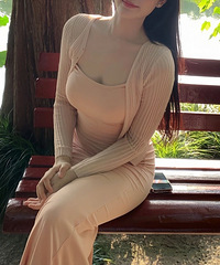 同事说我这样穿太暴露了,让我穿衣要分场合…