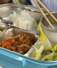 重庆学校伙食哪家强?你对学校的午餐还满意吗?