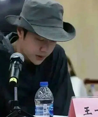 ��һ��������ä�����棬��̸�ᷢ�Զ����֣��Ż����ű�������