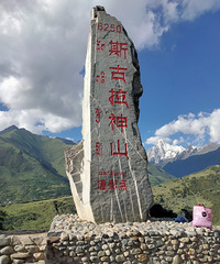 89年160CM的小姐姐征婚,希望对方月入1万以上