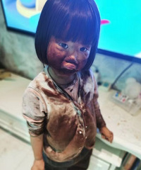 【搞笑】宝宝的爆笑瞬间,说好一起洗洗睡觉,你却背着我带妆入睡