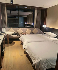 �׽�ܳ�ȥ���Σ�ס��仹�࿪һ�䷿��