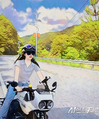 ��̳��Ħ�е�Ů������·�Ͼ�Ȼ����Ħ���и�������Ĵָ