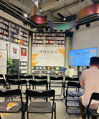 ������Ů�Ҵ��ӣ�����������ӺͰ�����Ӱɣ�������һֻС�岩��