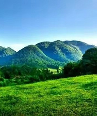 ���ƶˣ�ɽ�Ǳߣ������档�����ȥ�ıߣ�