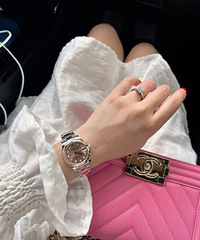 һ�����ݣ����Ϲ�һ������һֻ��־�������˸����¿�